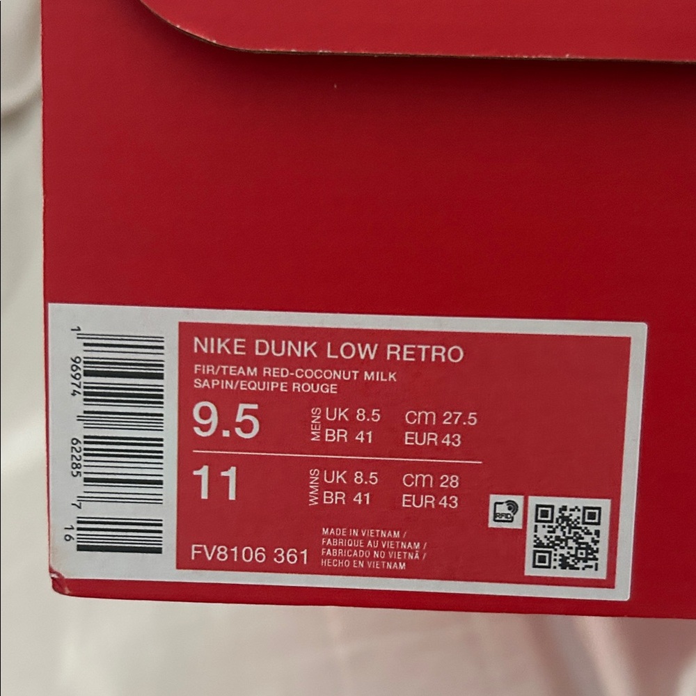 Nike Dunk Low Retro in Red and White